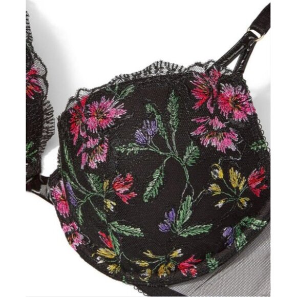 NWOT! 36D Victoria’s Secret "Very Sexy" Pushup Bra, floral lace, patent accents - Picture 2 of 4